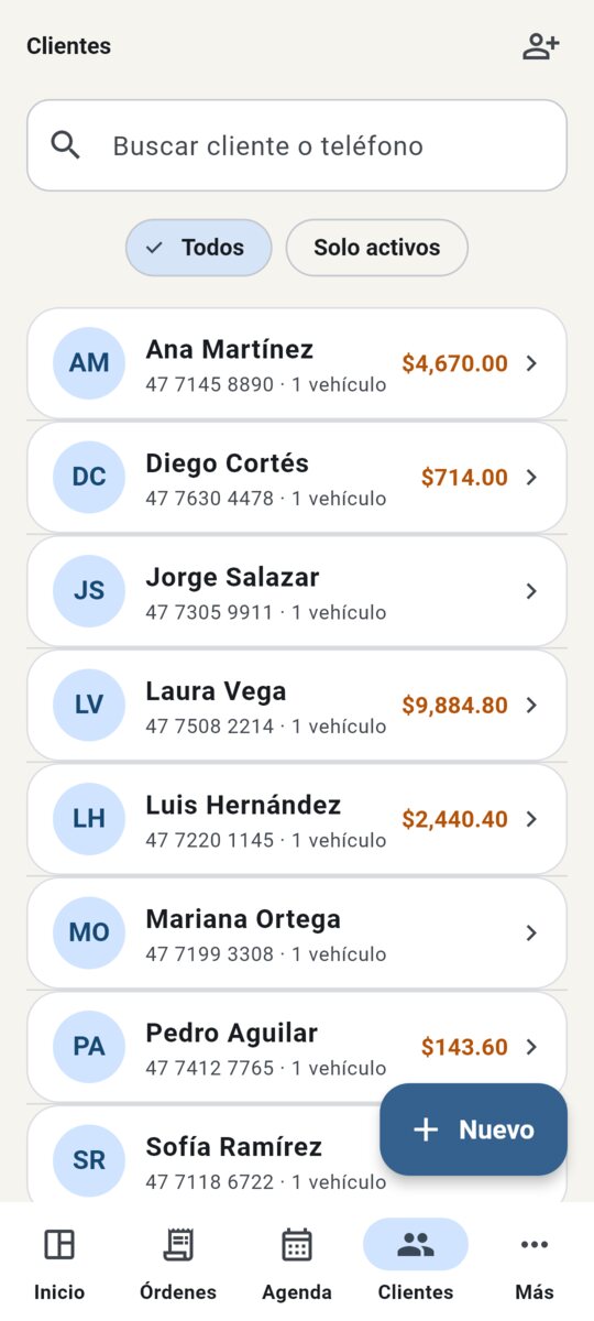 Lista de clientes con vehículos y saldo